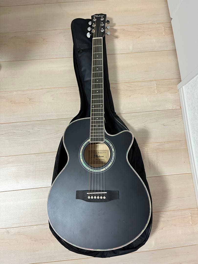 アコースティックギター ブラック ギターケース付き