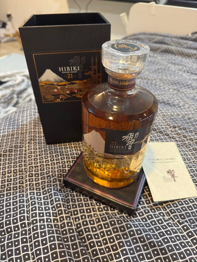 値下げ！SUNTORY 響21年 花鳥風月 意匠ボトル 700ml 空港限定