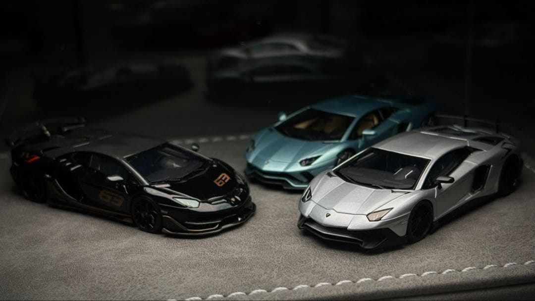 Tardis 1/64 ランボルギーニ　アヴェンタドールsv シルバー