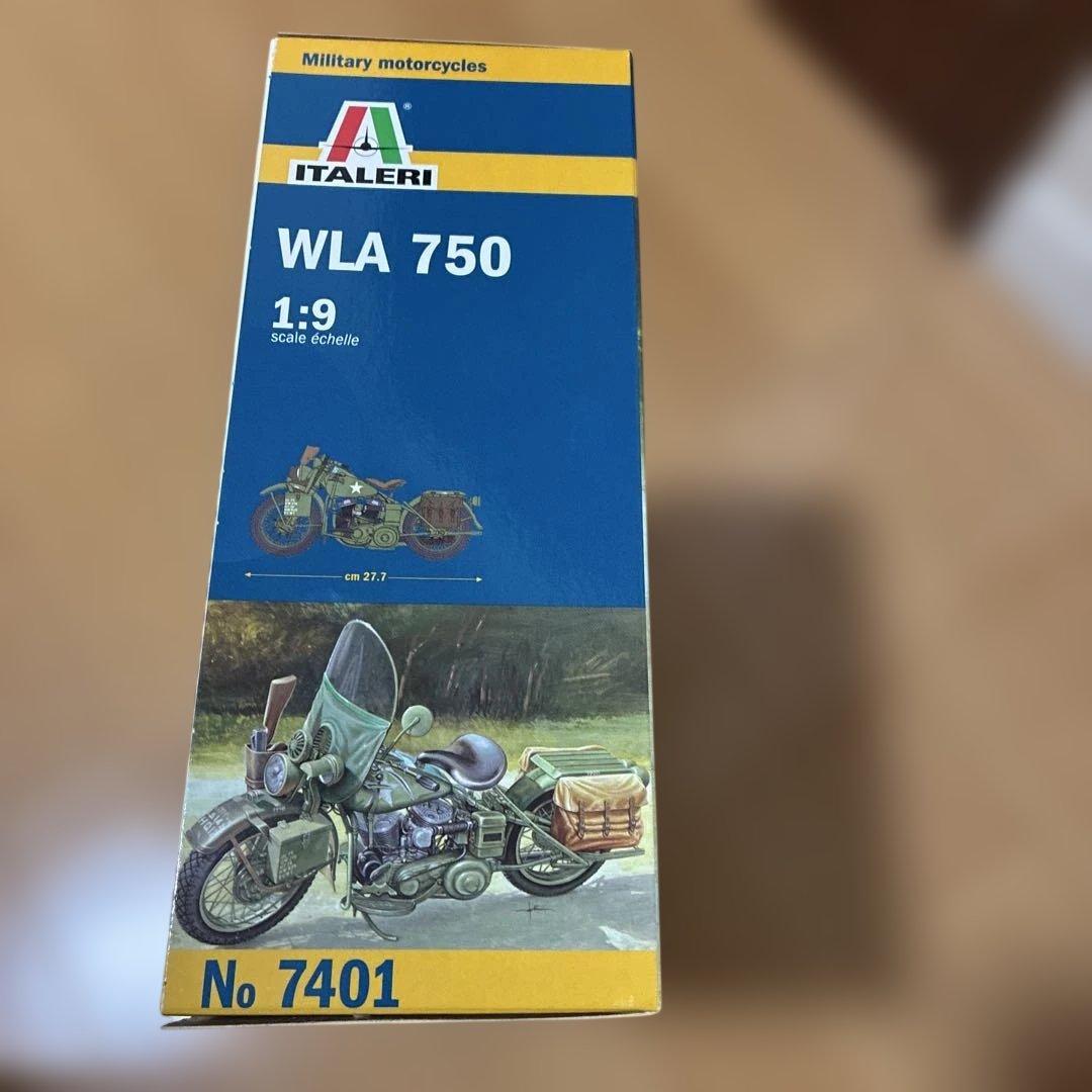 イタレリ 1/9 WW.II アメリカ陸軍 軍用バイク WLA 750 プラモ