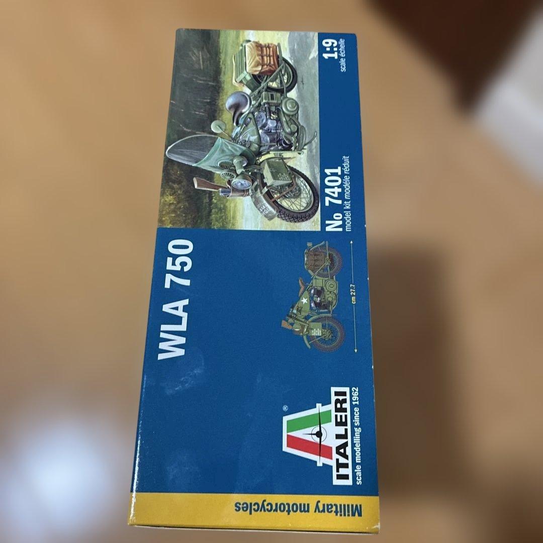 イタレリ 1/9 WW.II アメリカ陸軍 軍用バイク WLA 750 プラモ