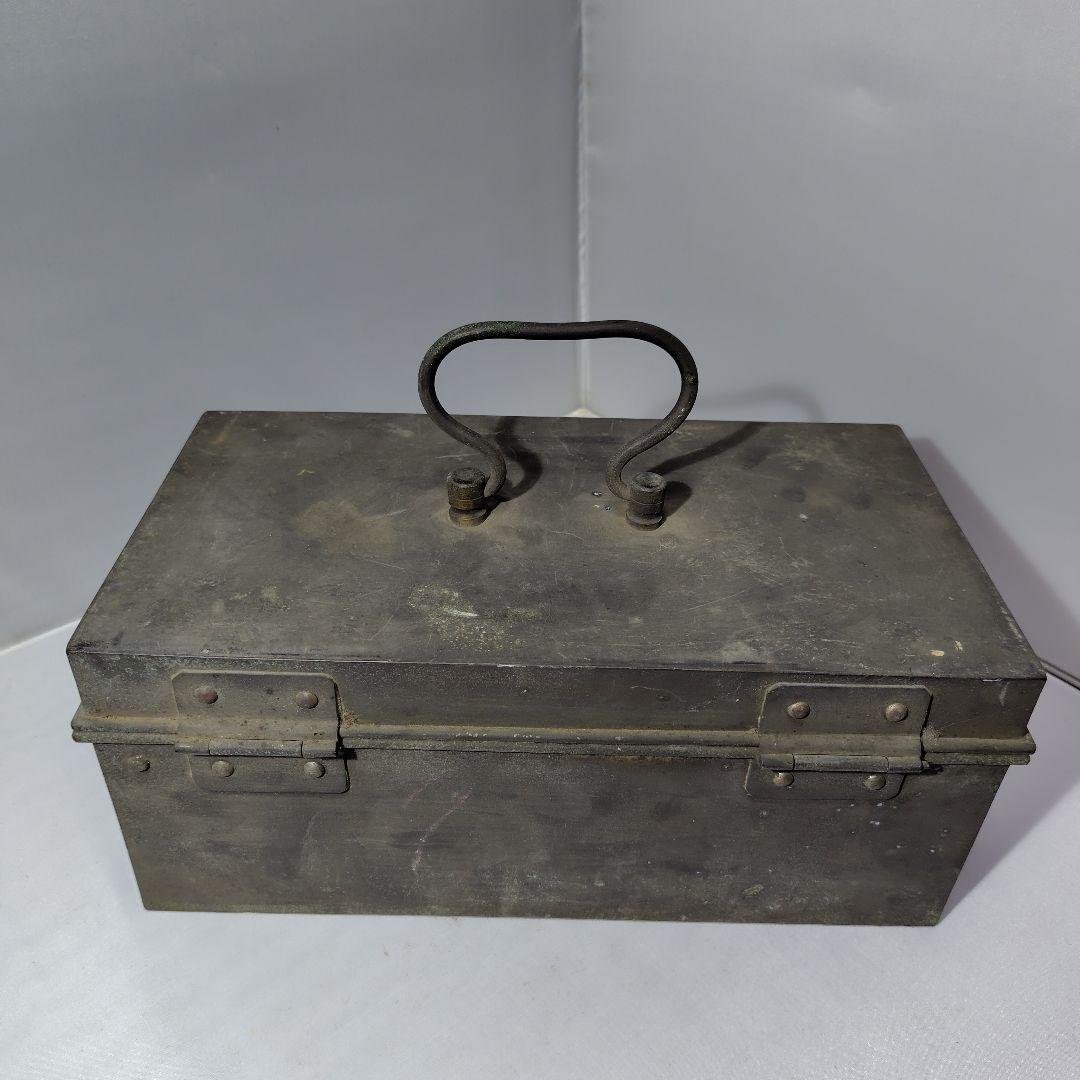 真鍮製収納ボックス 仕切り付き