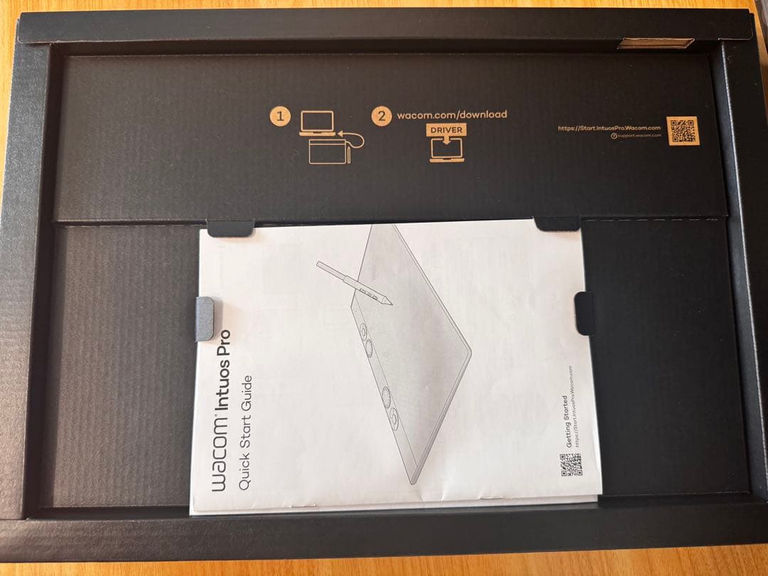 液タブ・ペンタブ Wacom Intuos Pro 2025 Large PTK870K0C