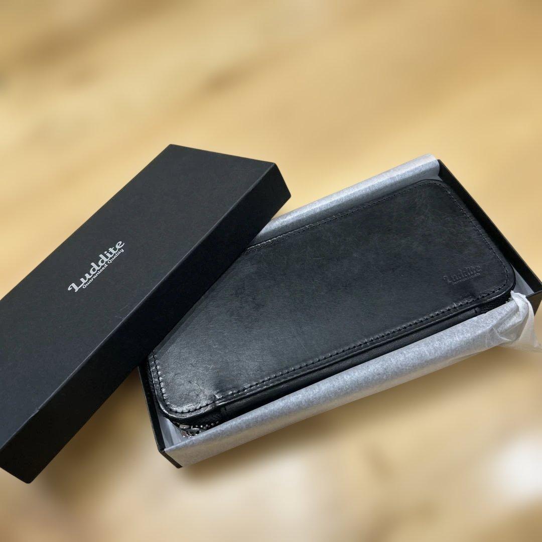 ラダイト　ラウンドジップペンケース　エッセンシャル　レザー