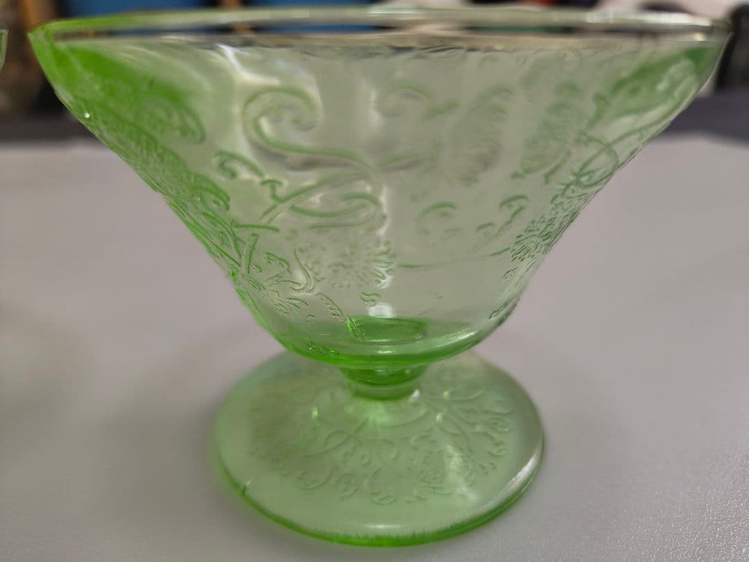 ウランガラス　シャーベットグラス　２つ