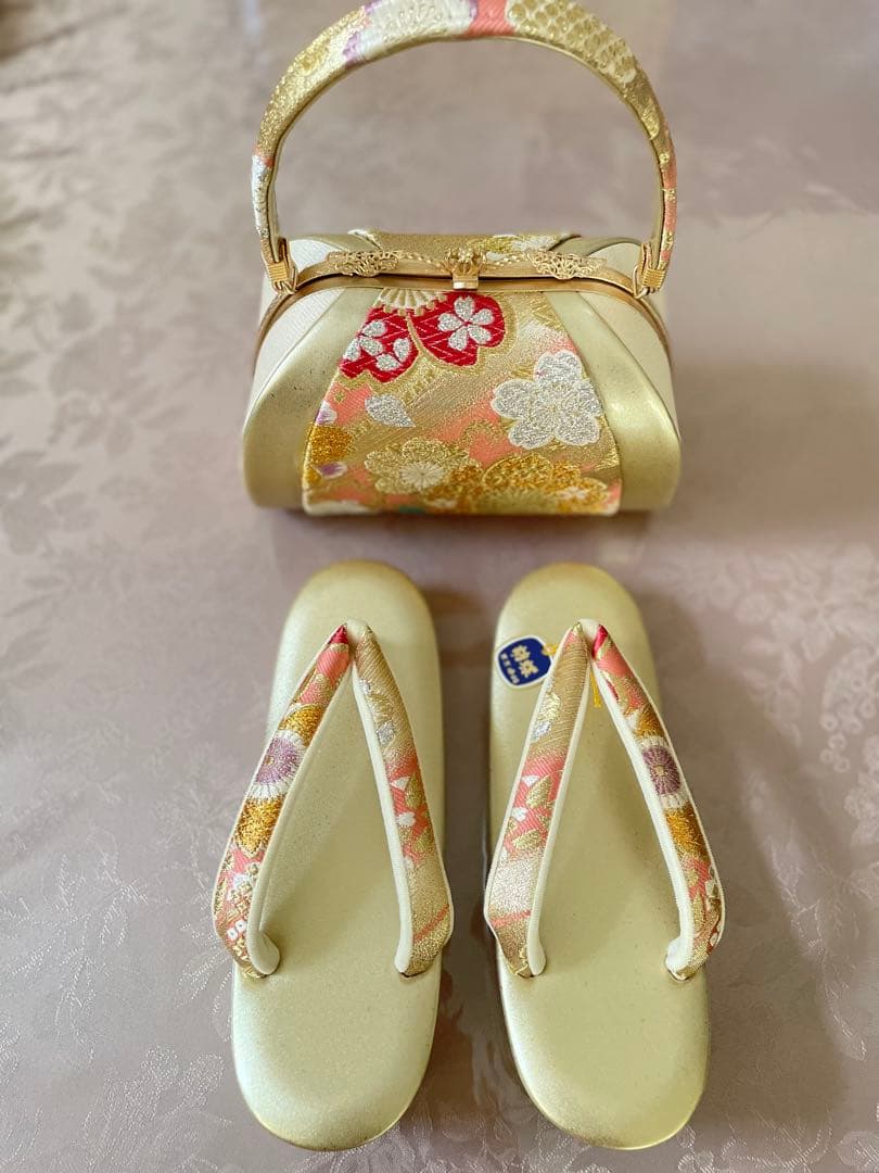 新品未使用 箱あり 東京小川胡蝶 成人式草履バッグM ゴールド