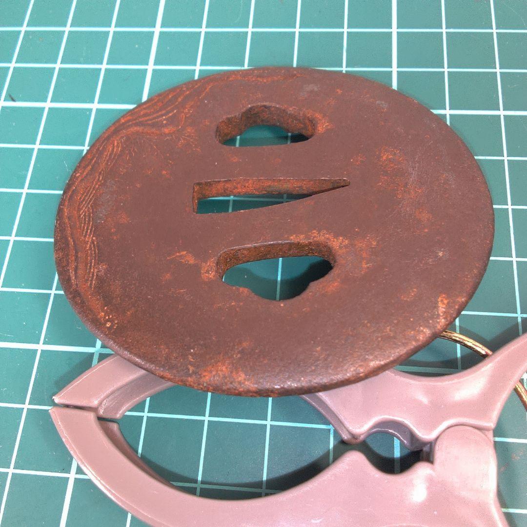 小物１ 波と風の模様の金属製鍔