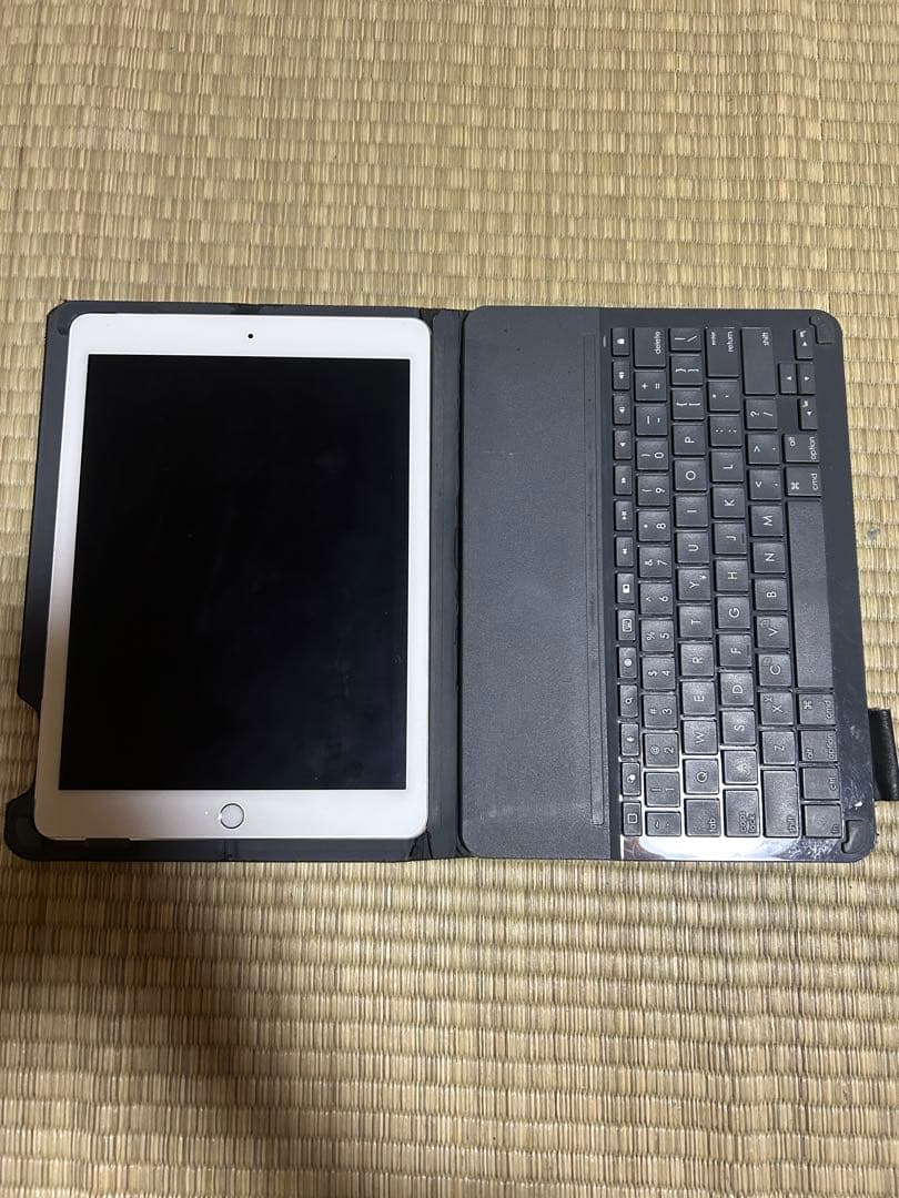 iPad Air2 9.7インチ Logicoolキーボード 完動品