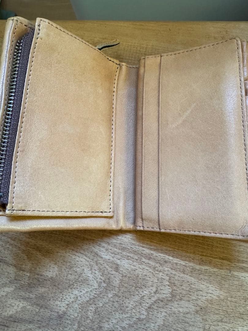 ヒラメキ　折り財布