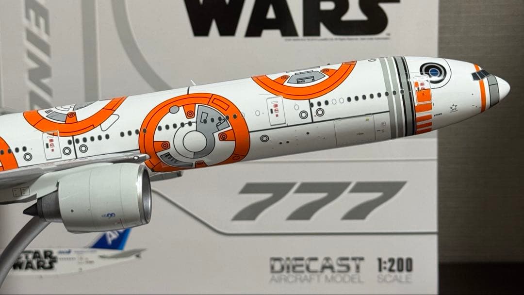 航空機・ヘリコプター JCWings ANA BB-8 B777-300ER JA789A 1/200