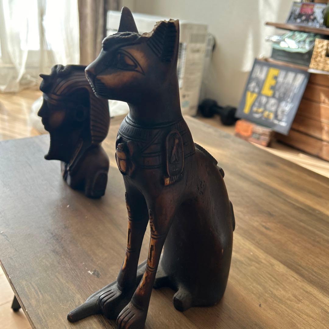 エジプトの猫の像