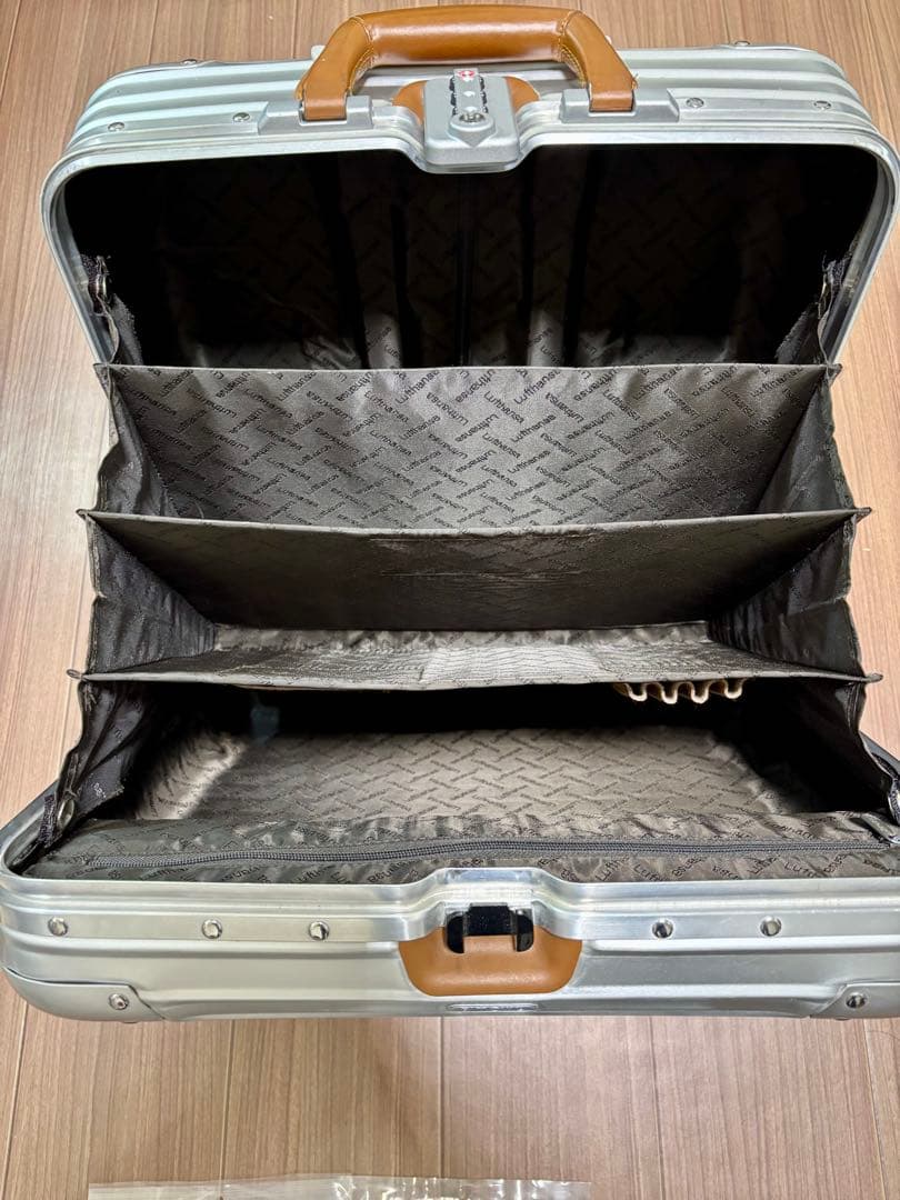 【希少 】リモワ トパーズ ビジネストローリー ルフトハンザ 747-8 アルミ