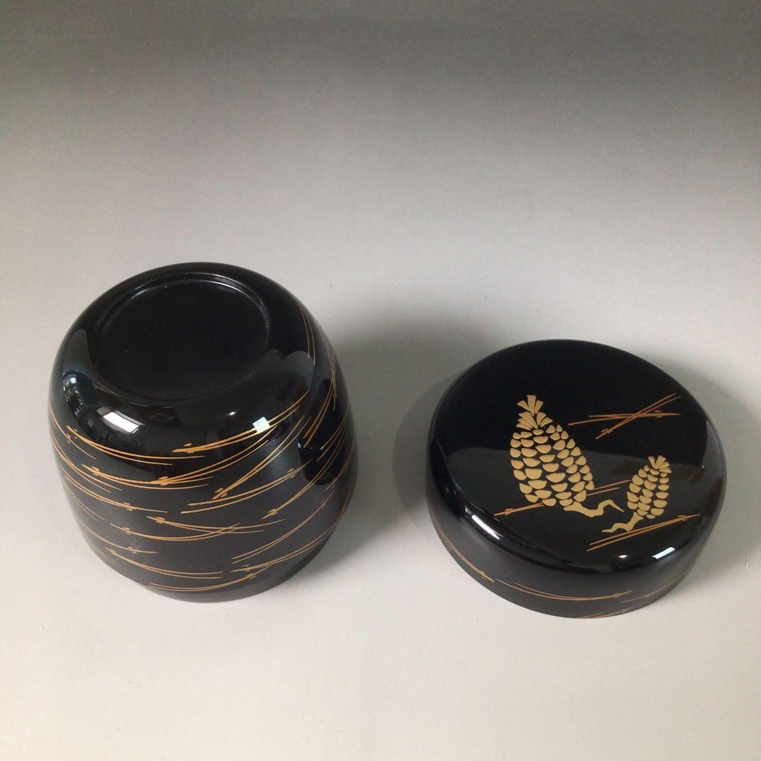 Ｒ８０４　棗　『順慶作』『黒漆塗』『松笠蒔絵』『中棗』　共箱　茶道具