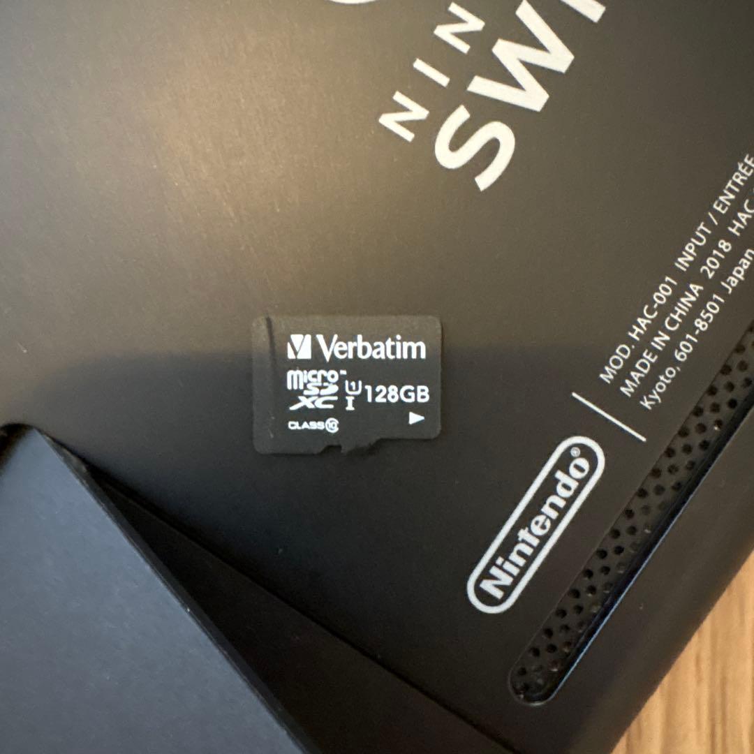 Nintendo Switch 本体　ジョイコンなし