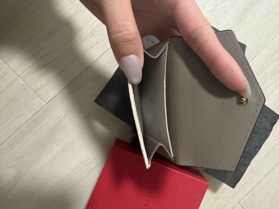 アイボリー レザー 三つ折り財布