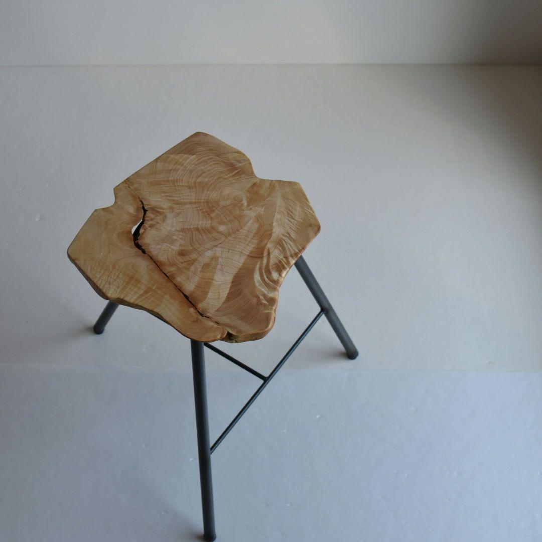 112 栃 ハンドメイド サイドテーブル スツール 花台 腰掛け 椅子 無垢材