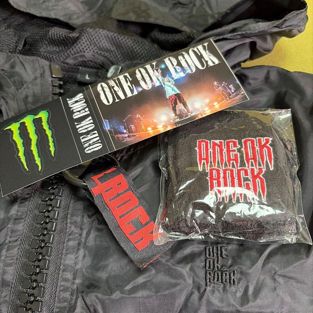 ONEOKROCK ナイロンパーカー リストバンド ステッカー