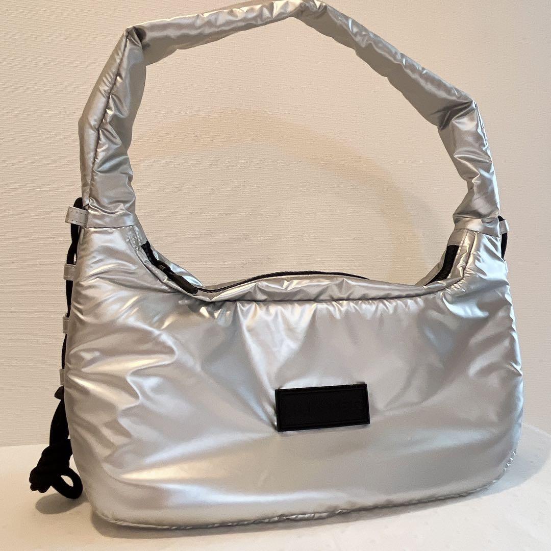 HUNTER シルバー ショルダーバッグ　ハーフムーン　ホーボー　シリング