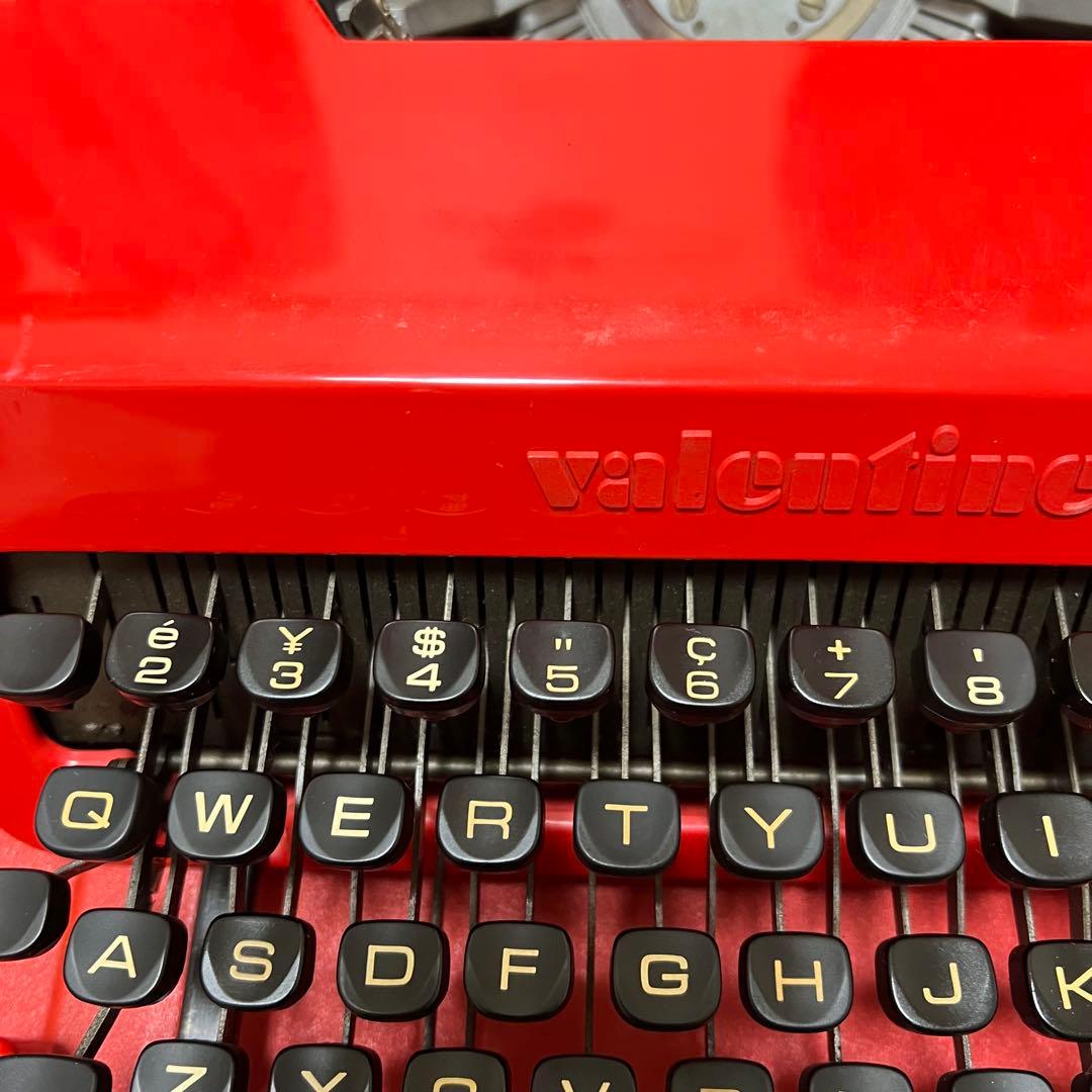 オリベッティ タイプライター バレンタインS フランス、ドイツ語対応