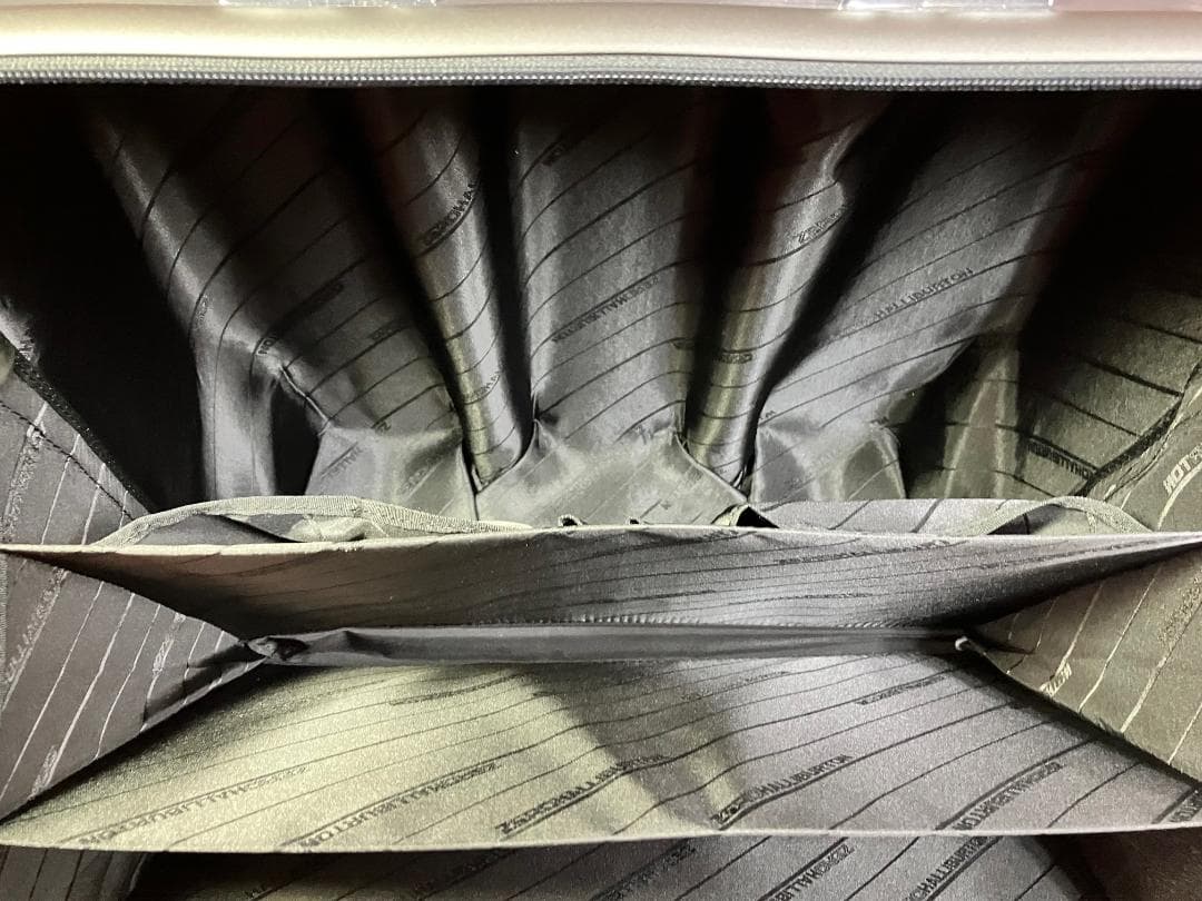 美品 ほぼ未使用 ゼロハリバートン 2輪 キャリーケース スーツケース　28L