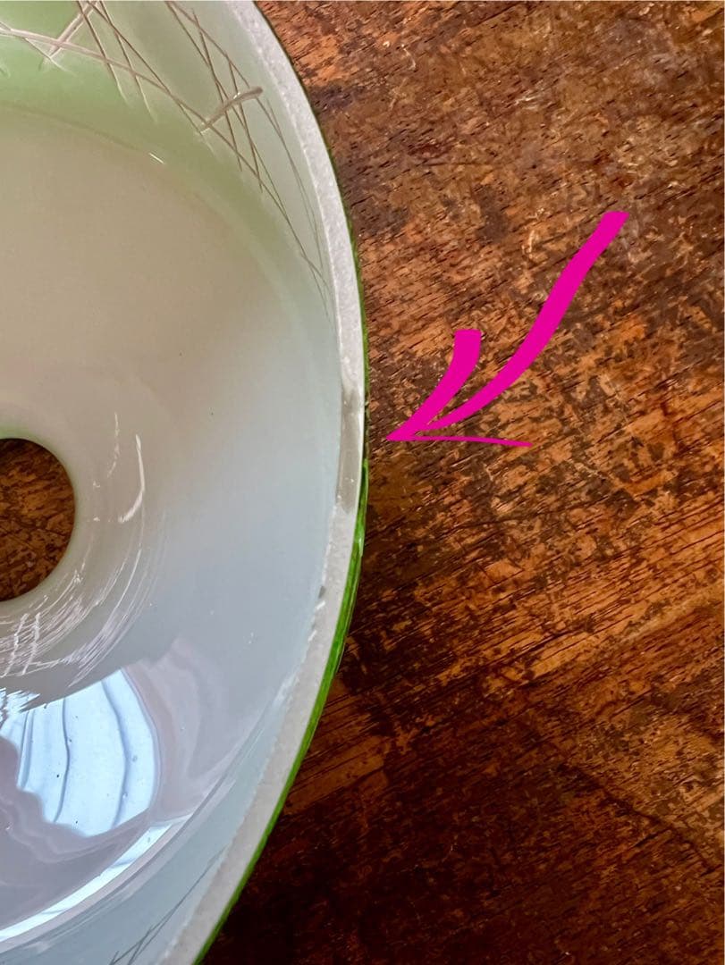 被せガラス緑色ガラス電笠　大正ロマン　洋館　古民家　切子　ウランガラス