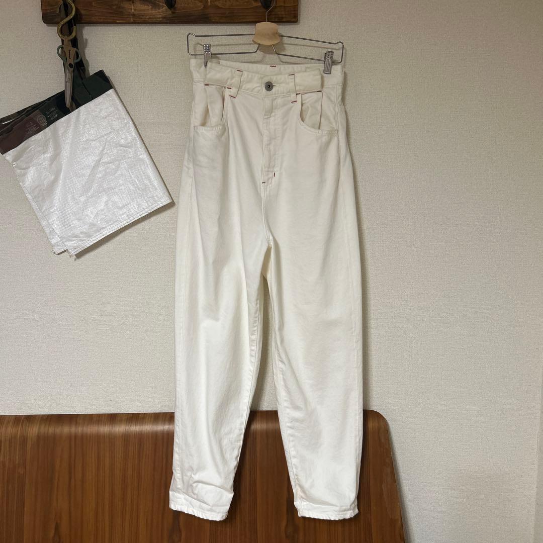 nagonstans☆赤ステッチ☆タック入り☆ハイウエスト☆カーヴィデニムパンツ