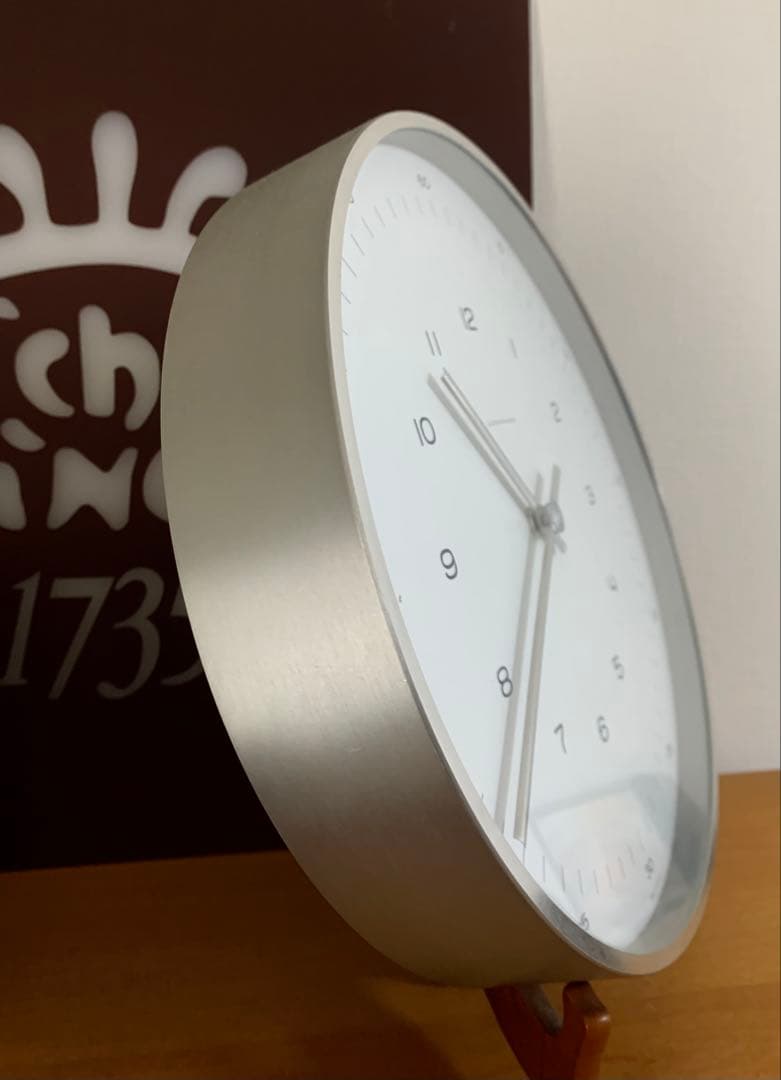 JUNGHANS 円形掛時計 ホワイトmax bill φ30掛