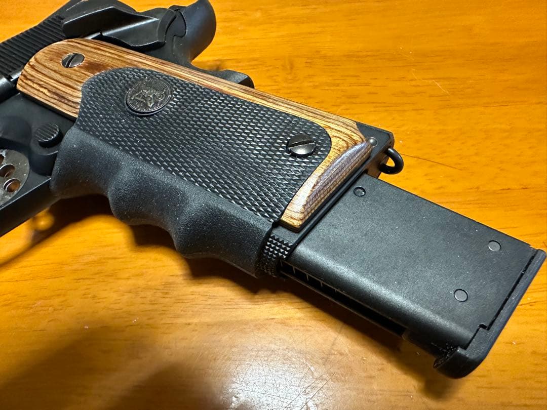 バイオハザード8イーサンカスタム風ガスガン