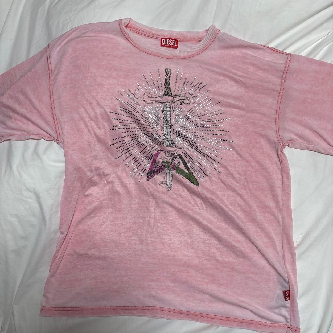 DIESEL ピンク Tシャツ 剣プリント