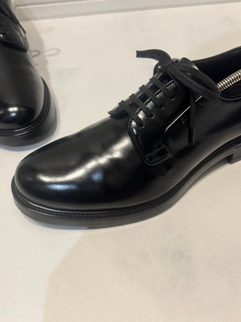 プラダ　アーモンドトゥ　ダービーシューズ