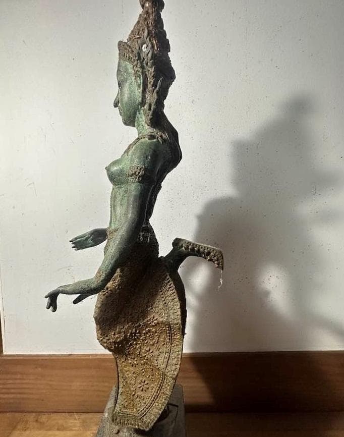 タイ仏像　女性ダンサーのブロンズ像　ブロンズ彫刻。19世紀後半