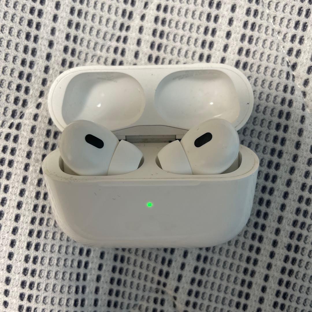 AirPods Pro (第2世代) 本体とケース