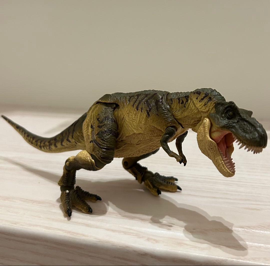 海洋堂　リボルテック　ティラノサウルス