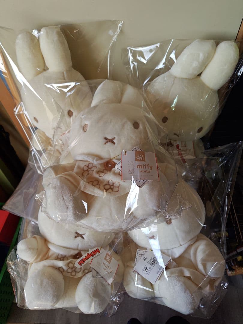 miffy whiteシリーズ ミッフィー 花柄ドレスM ぬいぐるみ 値下げなし