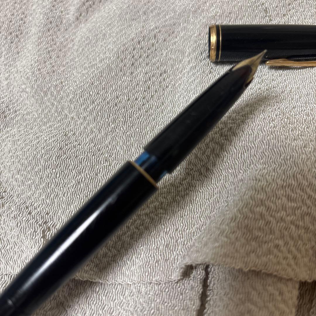 モンブラン　MONT BLANC 万年筆　黒