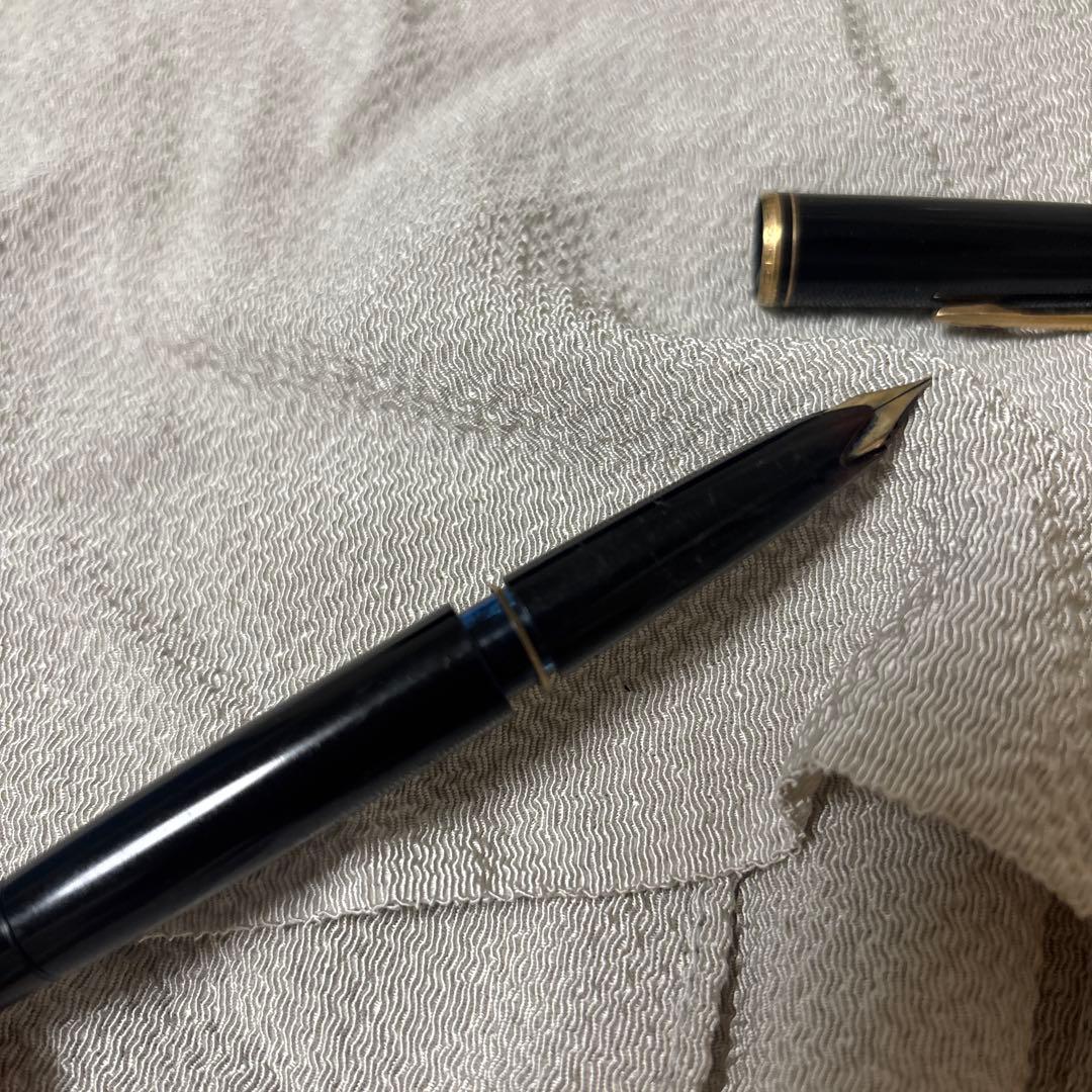 モンブラン　MONT BLANC 万年筆　黒