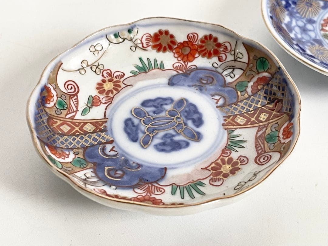 骨董　アンティーク　豆皿　手塩皿　2枚　金襴手　色絵　梅松　大明嘉靖年製