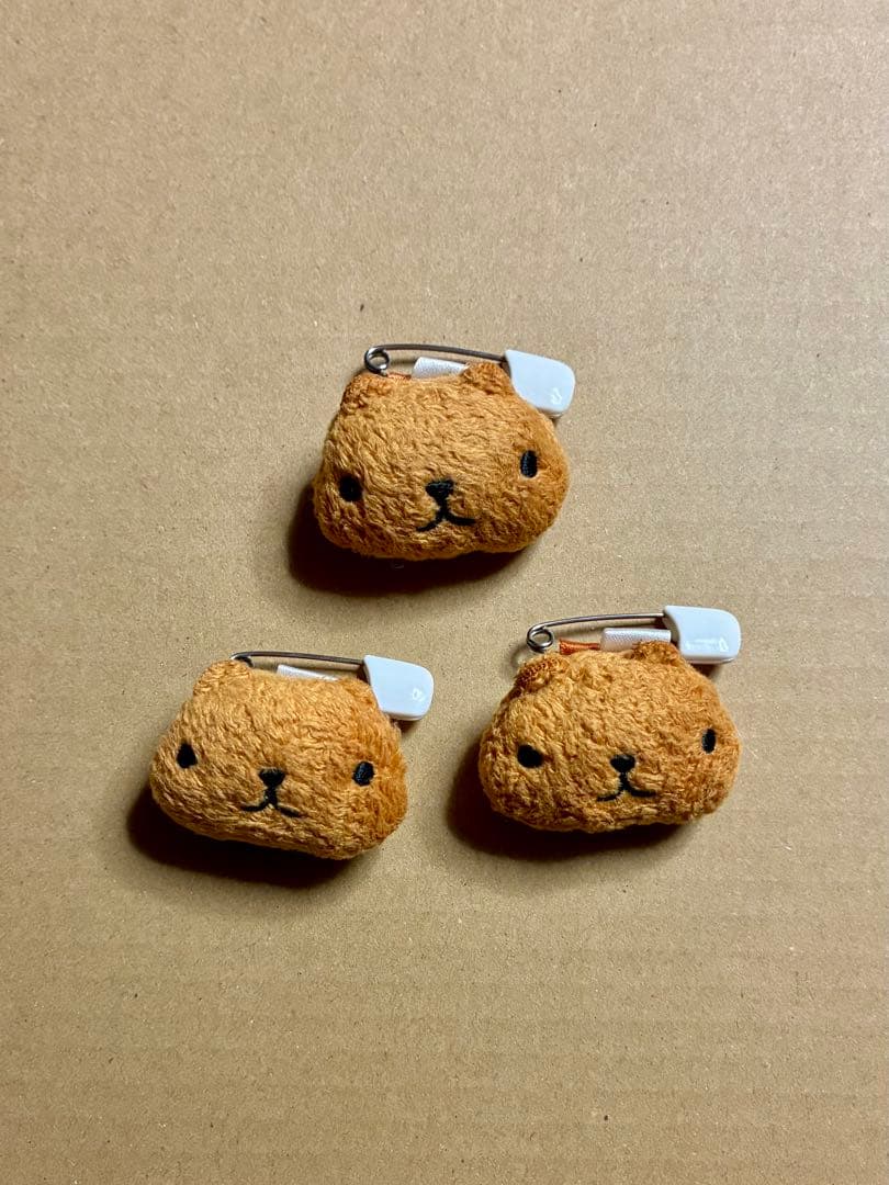 カピバラさん　ぬいぐるみブローチ　3点セット