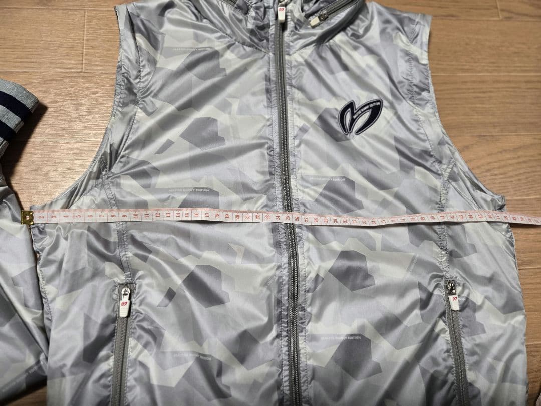 パ*ダ様 ❣️新品❣️マスターバニーフード付き2WAYコンバーチブル ブルゾン❣