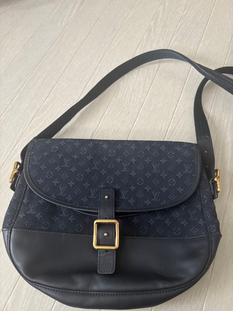 Louis Vuitton 紺ショルダーバッグ