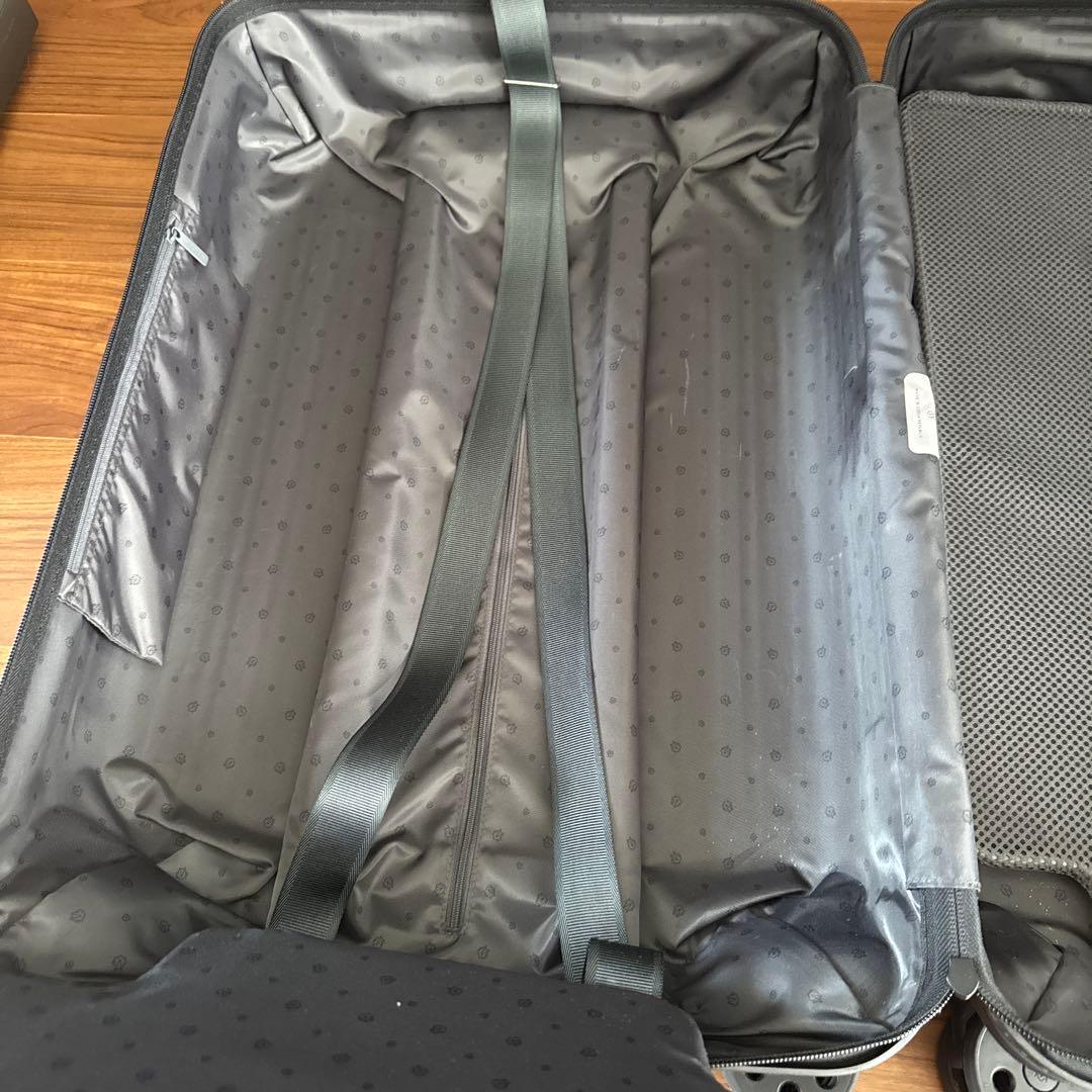 リモワ　RIMOWA essential M BLACK