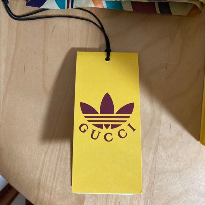 GUCCI addidas コラボ　ボックス　バッジ　ショッピングバッグ　セット