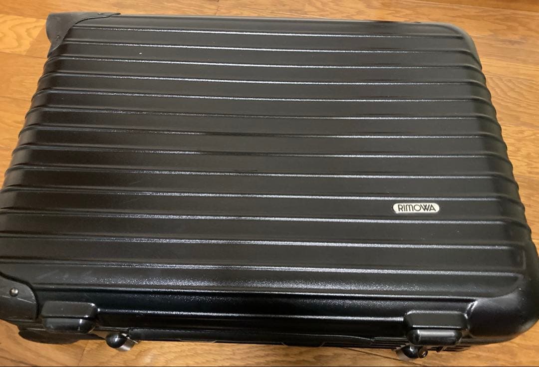 いっさ様用　リモア二輪キャリーケース　ブラック　used