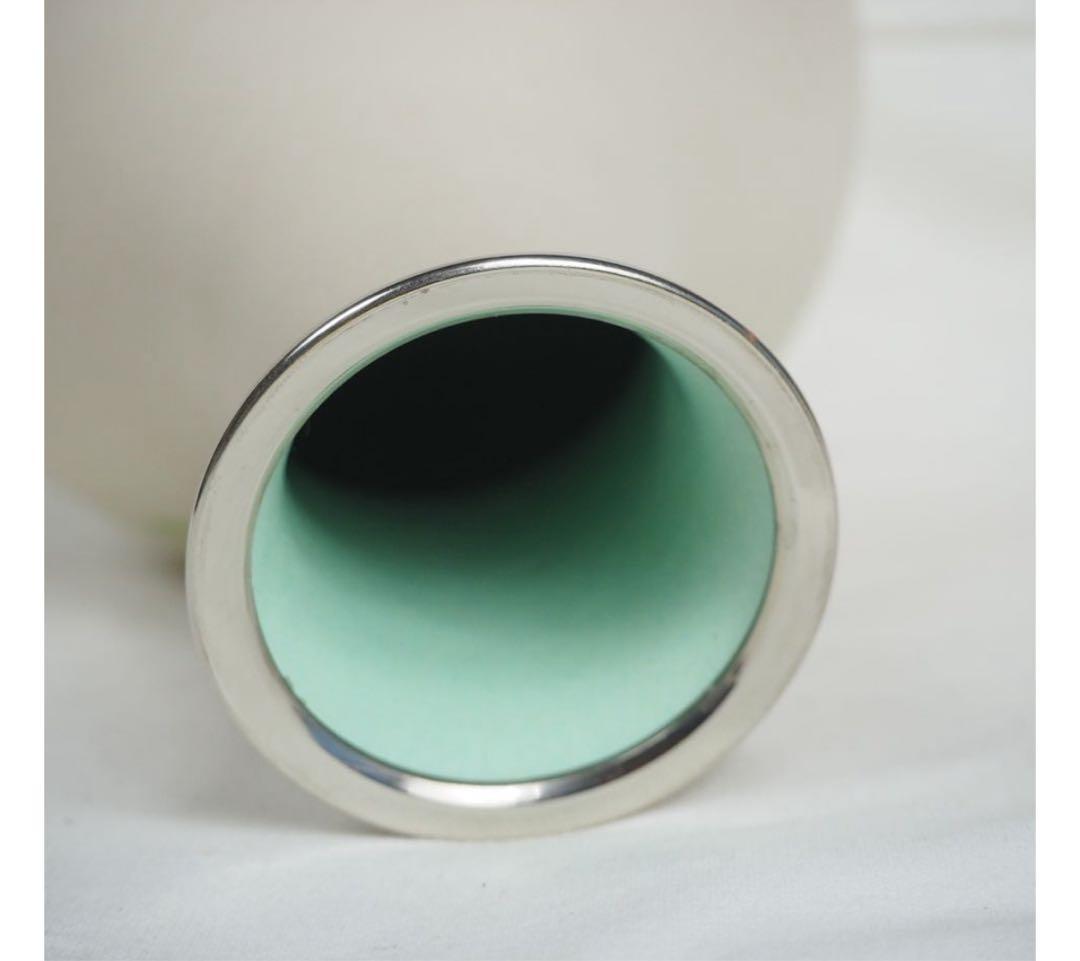 送料無料　最上級田村七宝謹製白地花紋七宝花瓶　銀銘 有線・無線七宝幻想的な文様