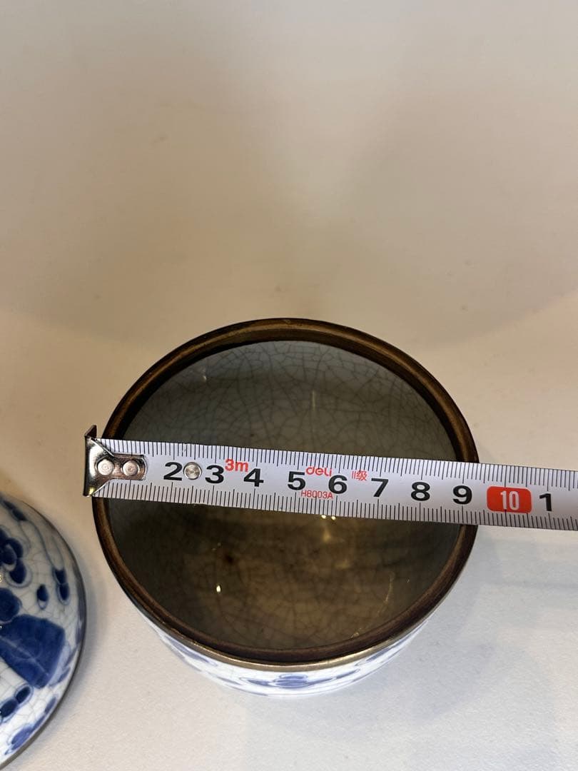 洪憲年製　染付　人物図　蓋付小壺　開片　包銀口　底款有り　青花　古陶磁