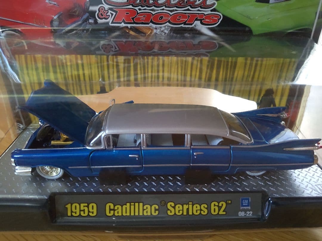 ミニカー M2machines 1959 cadillac 1/64
