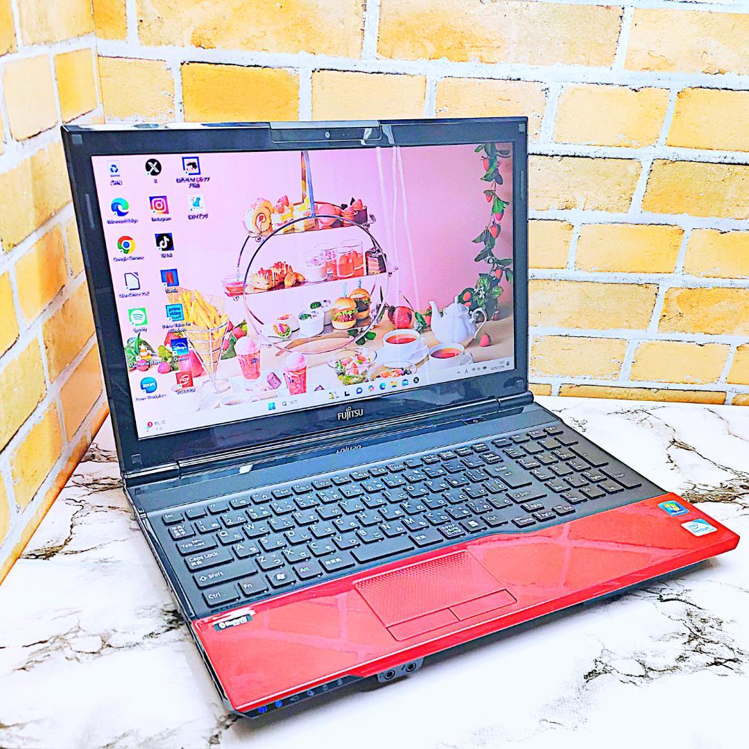 ハイスぺノートパソコン❤️爆速SSD☘️メモリ８G・高性能Core-i7❣️