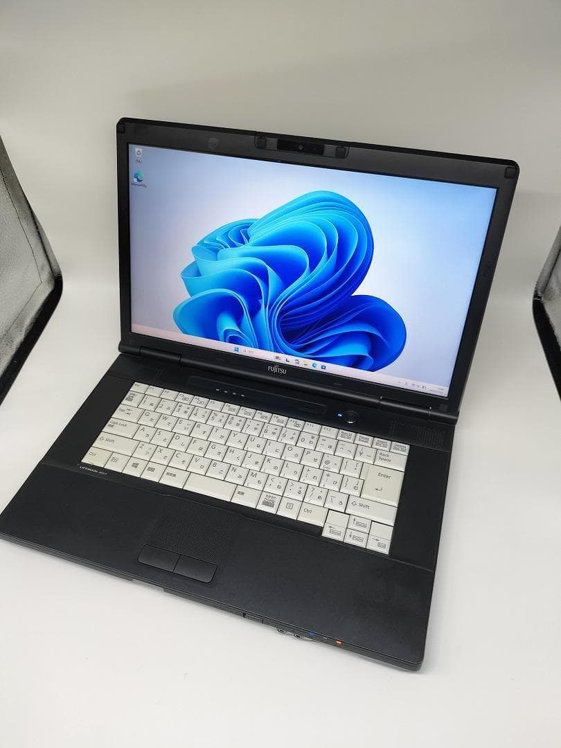 【FUJITSU】爆速 Core i7/新品SSD256GBノートパソコン B2