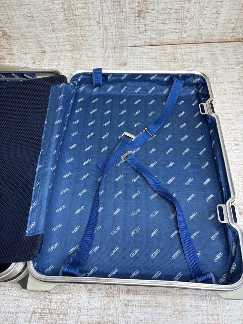 廃盤RIMOWAトパーズ　シルバーインテグラル　32L 2輪　機内持込み