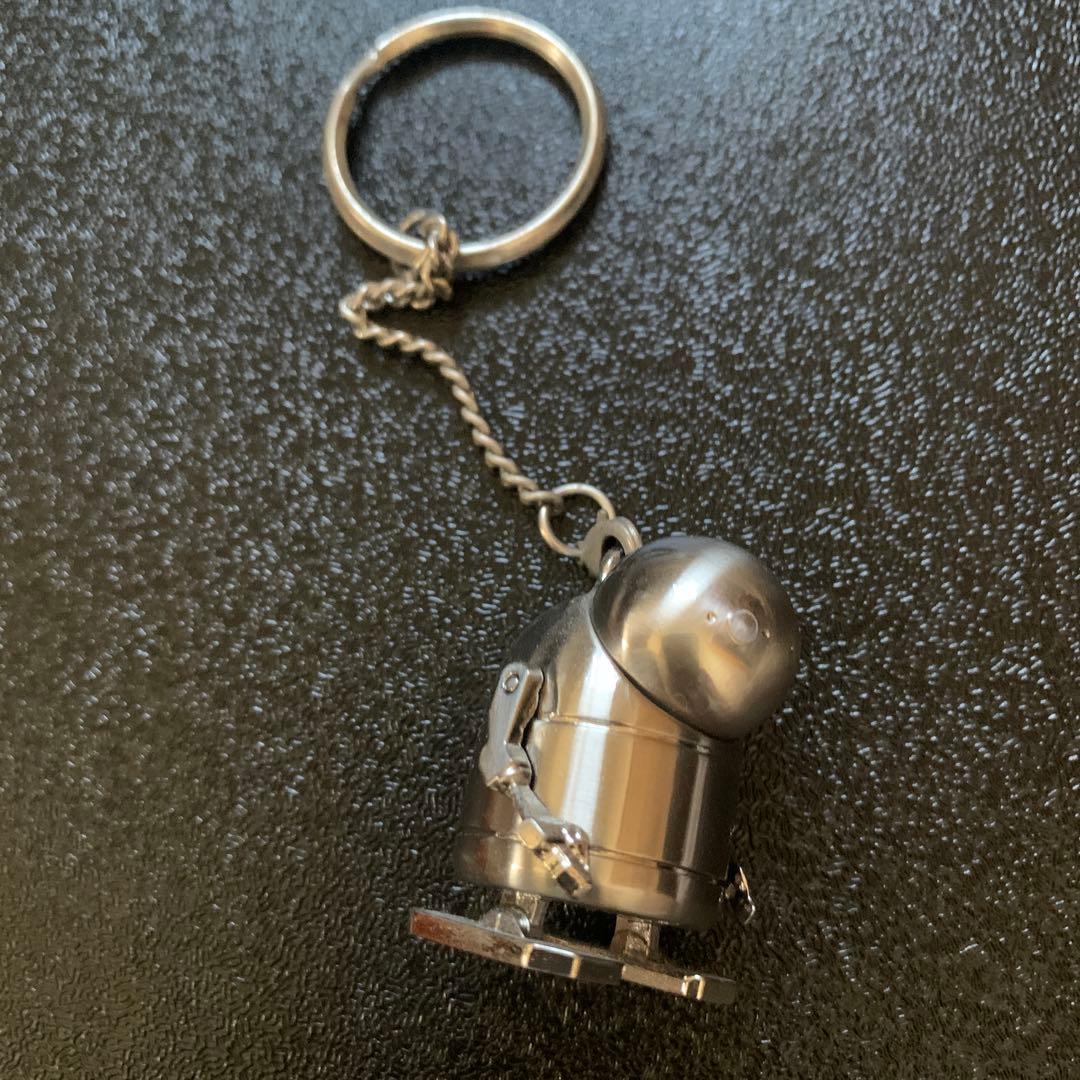 ニーアオートマタ　機械生命体　メタルキーホルダー